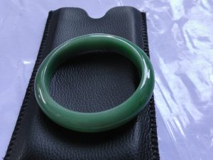 本翡翠バングル