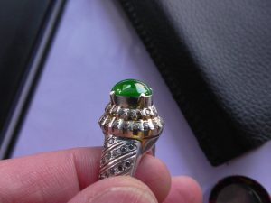 ろうかん翡翠ルース