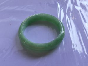 本翡翠バングル
