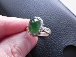 ろうかん翡翠ルース