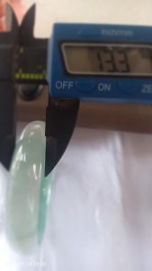 氷翡翠バングル