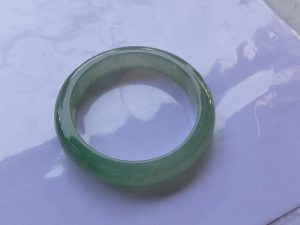 氷翡翠バングル