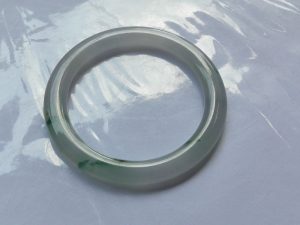 氷翡翠バングル