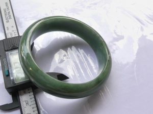 本翡翠バングル