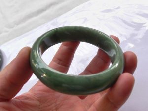 本翡翠バングル