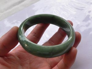 本翡翠バングル