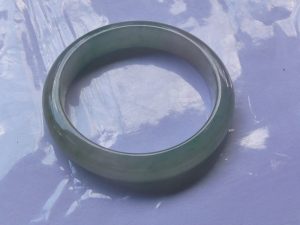 氷翡翠バングル