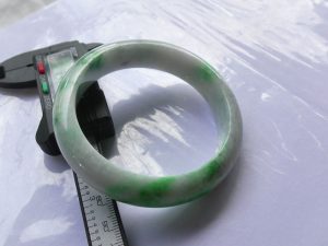 本翡翠バングル