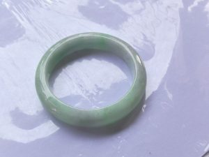 本翡翠バングル