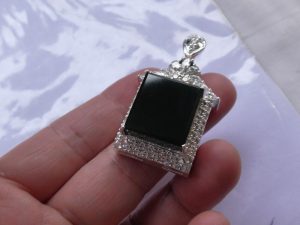 黒翡翠ルース