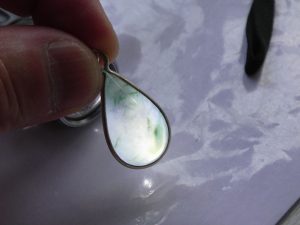 氷翡翠ペンダント