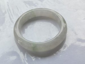 氷翡翠バングル