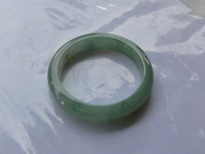 本翡翠バングル
