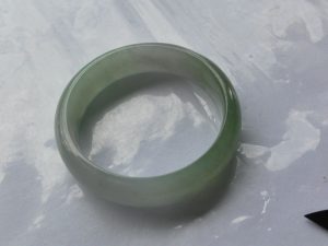 本翡翠バングル