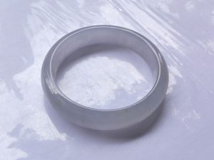 氷翡翠バングル