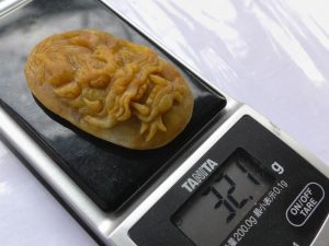 黄翡翠カービング