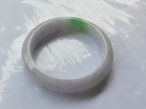 本翡翠バングル