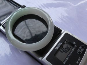本翡翠卵型バングル