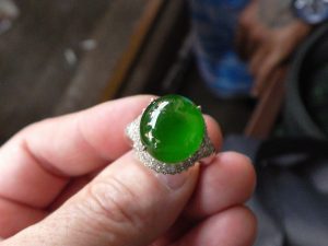 高級ろうかん翡翠ルース