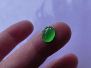 蛍光翡翠ルース
