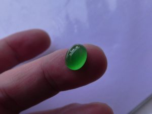 蛍光翡翠ルース
