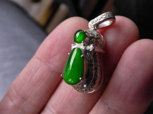 ろうかん翡翠ルース