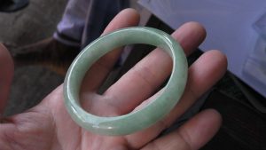 本翡翠バングル