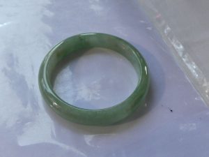 本翡翠バングル