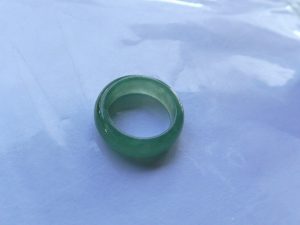 氷翡翠くりぬきリング