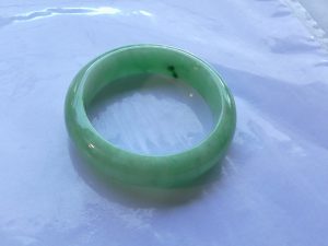本翡翠バングル