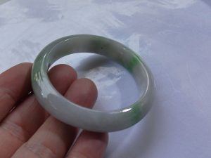 本翡翠バングル