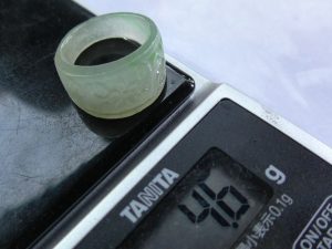 氷翡翠彫刻リング