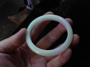 本翡翠バングル