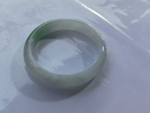 本翡翠バングル