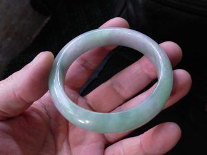 本翡翠バングル