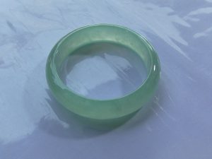 氷翡翠バングル