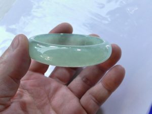 氷翡翠バングル