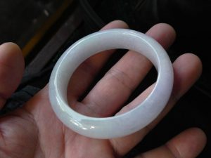 氷翡翠バングル