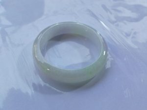 氷翡翠バングル