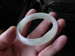 氷翡翠バングル　フィンランドの朝