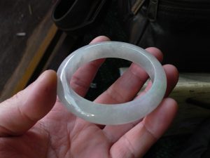 氷翡翠バングル　　凍てつく夏