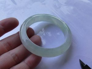 氷翡翠バングル