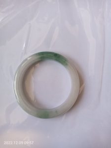 氷翡翠バングル