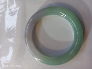 本翡翠バングル