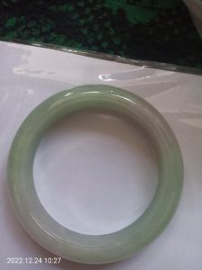 本翡翠バングル