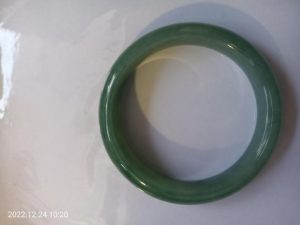 本翡翠バングル