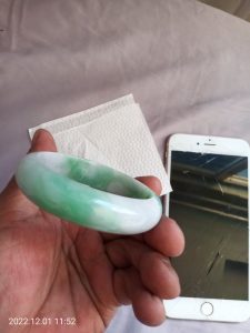 本翡翠バングル
