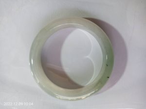 氷翡翠バングル