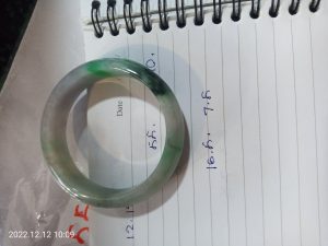 本翡翠バングル