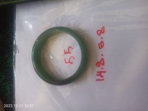 本翡翠バングル